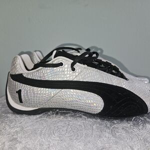 Orig.90's*Neverworn*Puma Collector Silver Holographic Sneaker with Black Accents